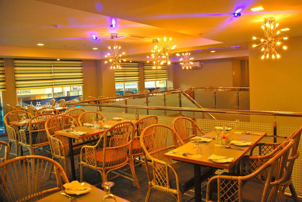 The Pavilion Hotel 3*