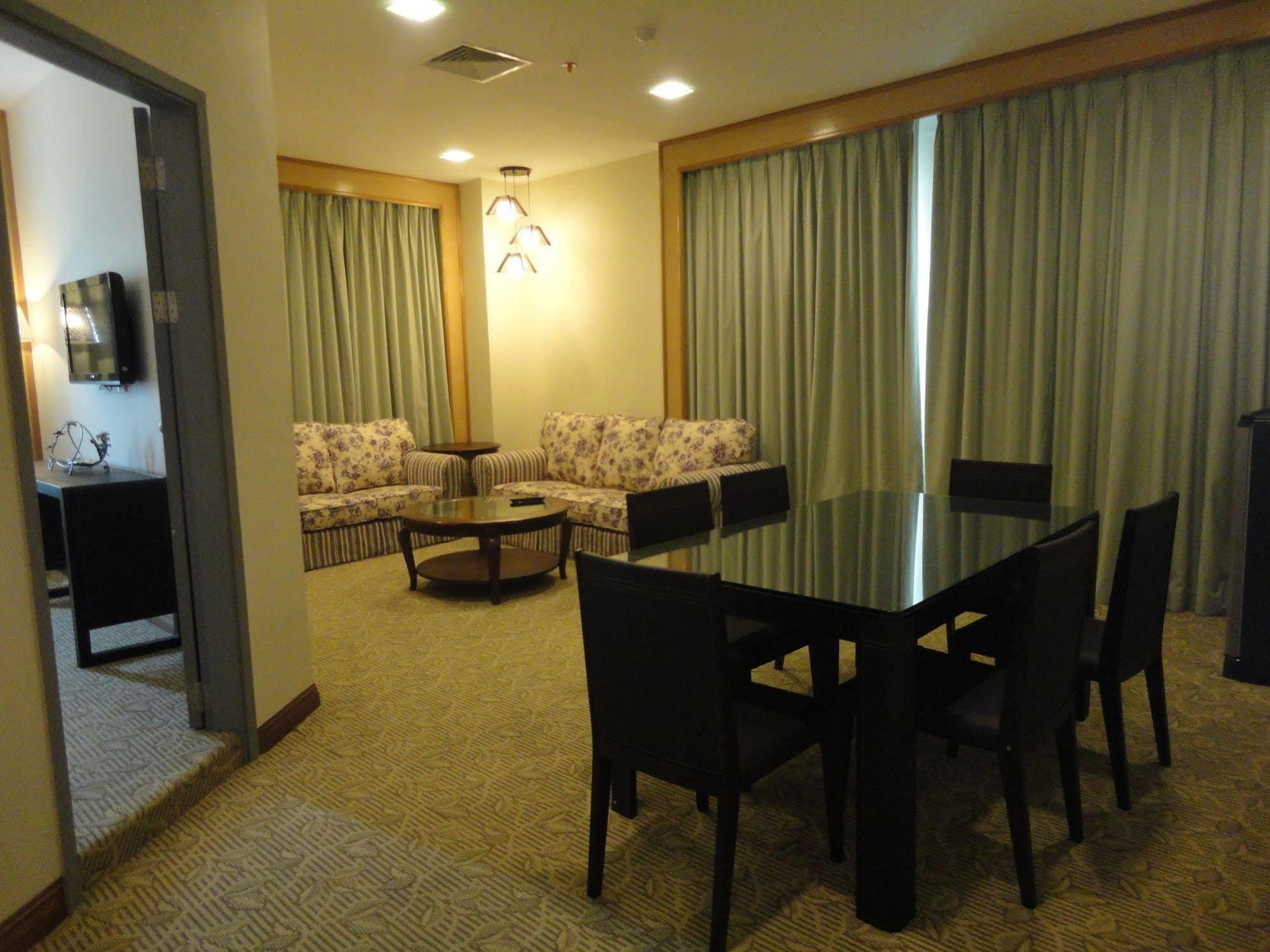 The Pavilion 3*