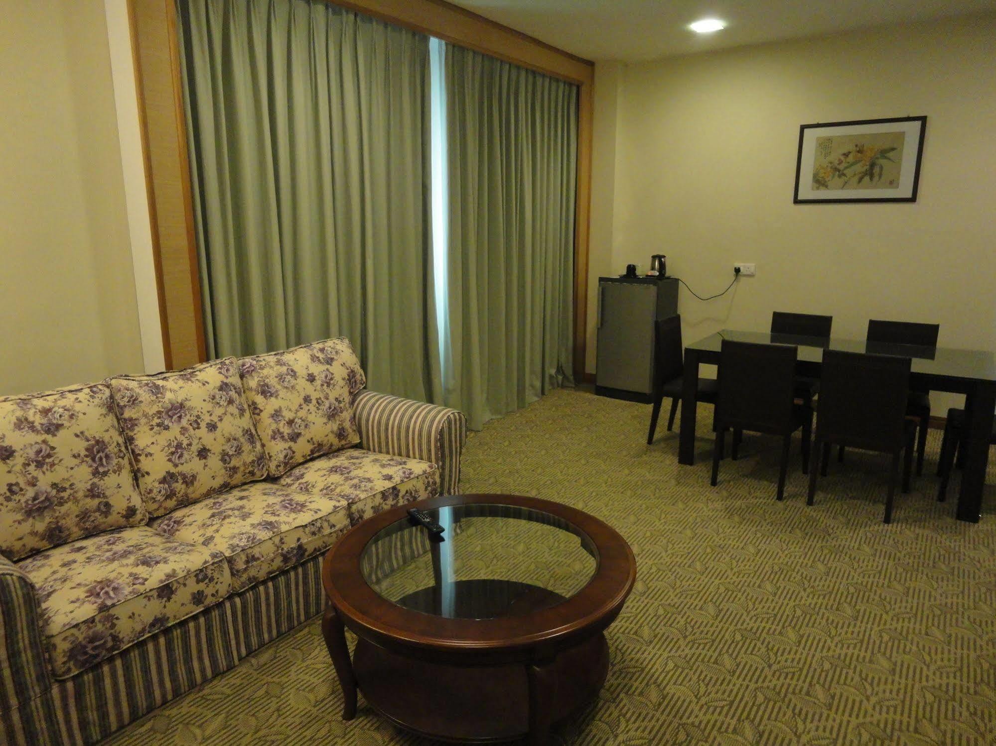 The Pavilion Hotel 3*